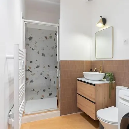 Apartment T3 Sur Jolie Place, Parking Inclus, Clim La Ciotat