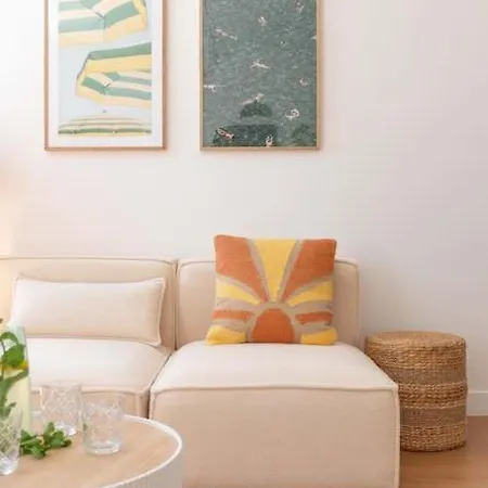 T3 Sur Jolie Place, Parking Inclus, Clim Apartment *