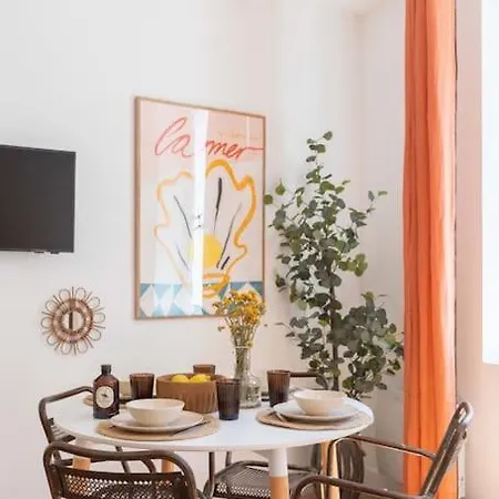 T3 Sur Jolie Place, Parking Inclus, Clim Apartment *