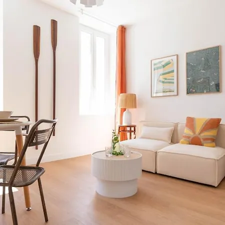 Apartment T3 Sur Jolie Place, Parking Inclus, Clim La Ciotat