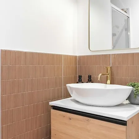 T3 Sur Jolie Place, Parking Inclus, Clim Apartment