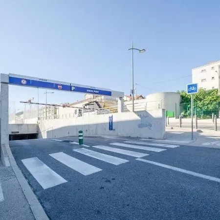 T3 Sur Jolie Place, Parking Inclus, Clim La Ciotat